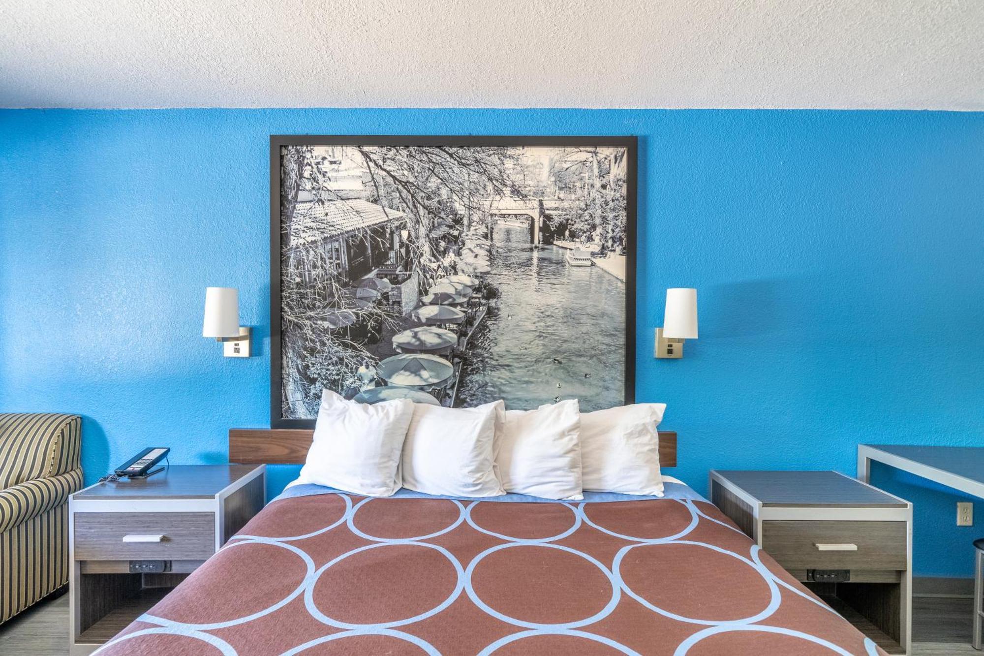 Super 8 By Wyndham San Antonio/Riverwalk Area Εξωτερικό φωτογραφία