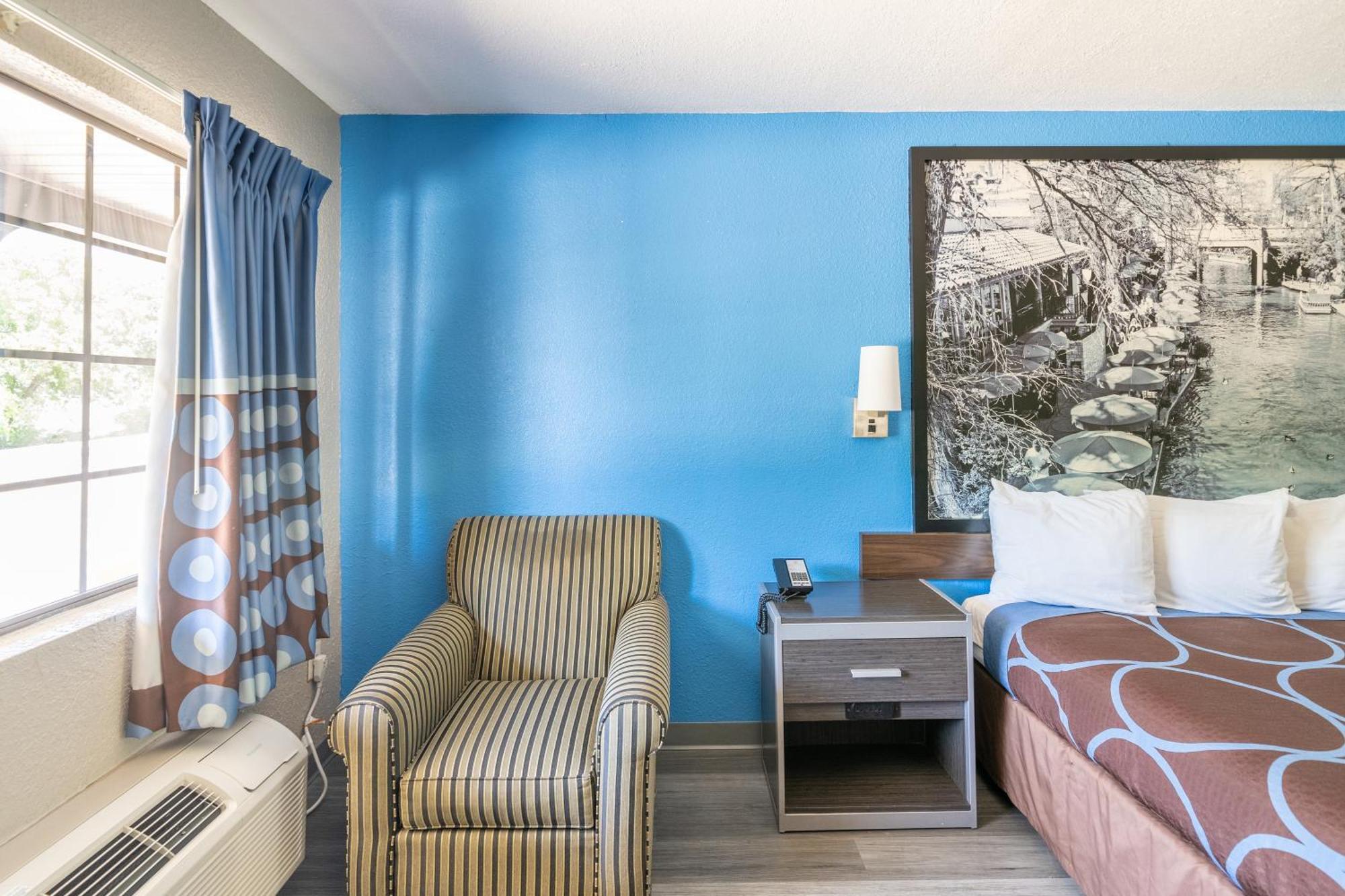 Super 8 By Wyndham San Antonio/Riverwalk Area Εξωτερικό φωτογραφία