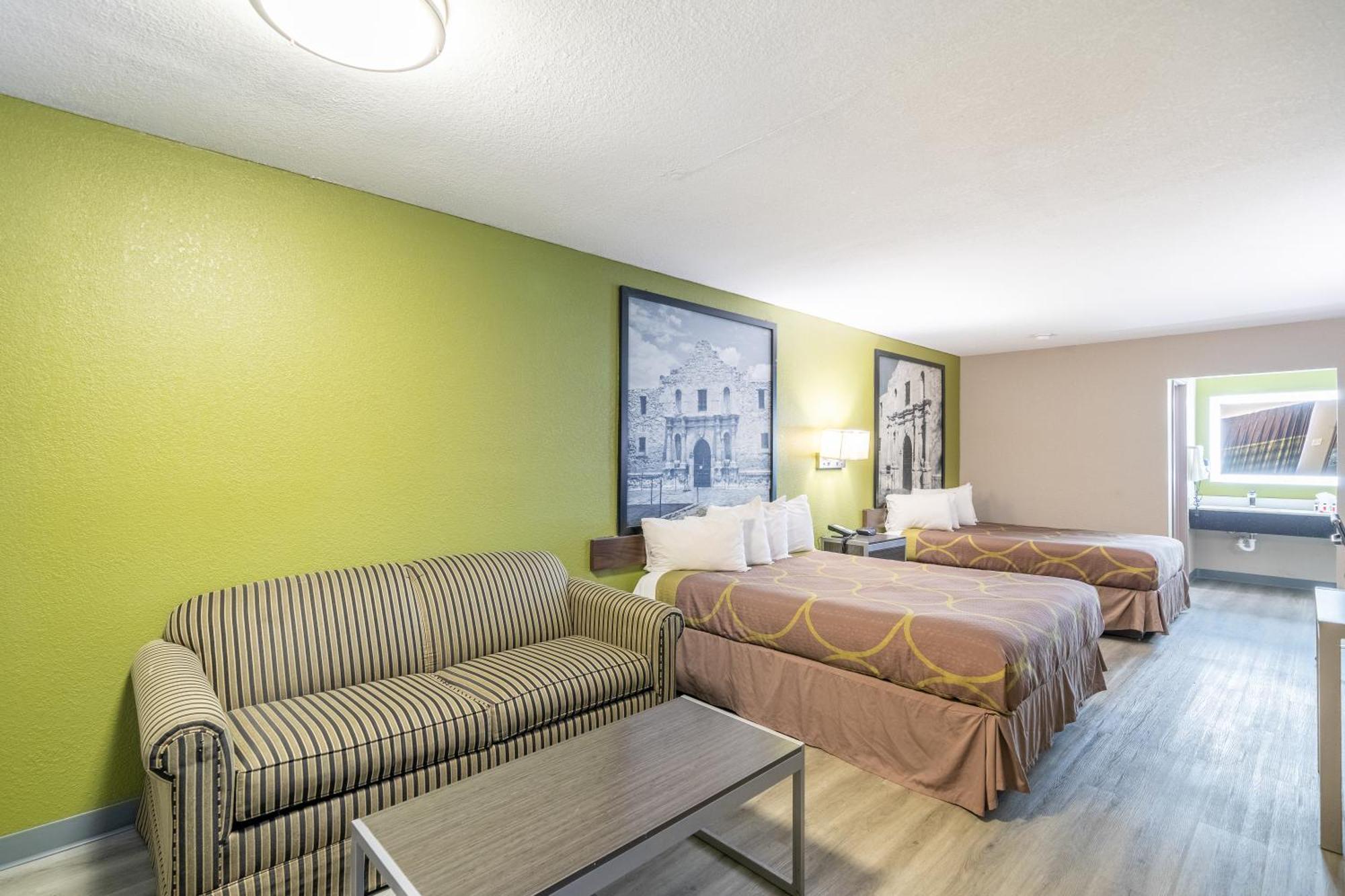 Super 8 By Wyndham San Antonio/Riverwalk Area Εξωτερικό φωτογραφία