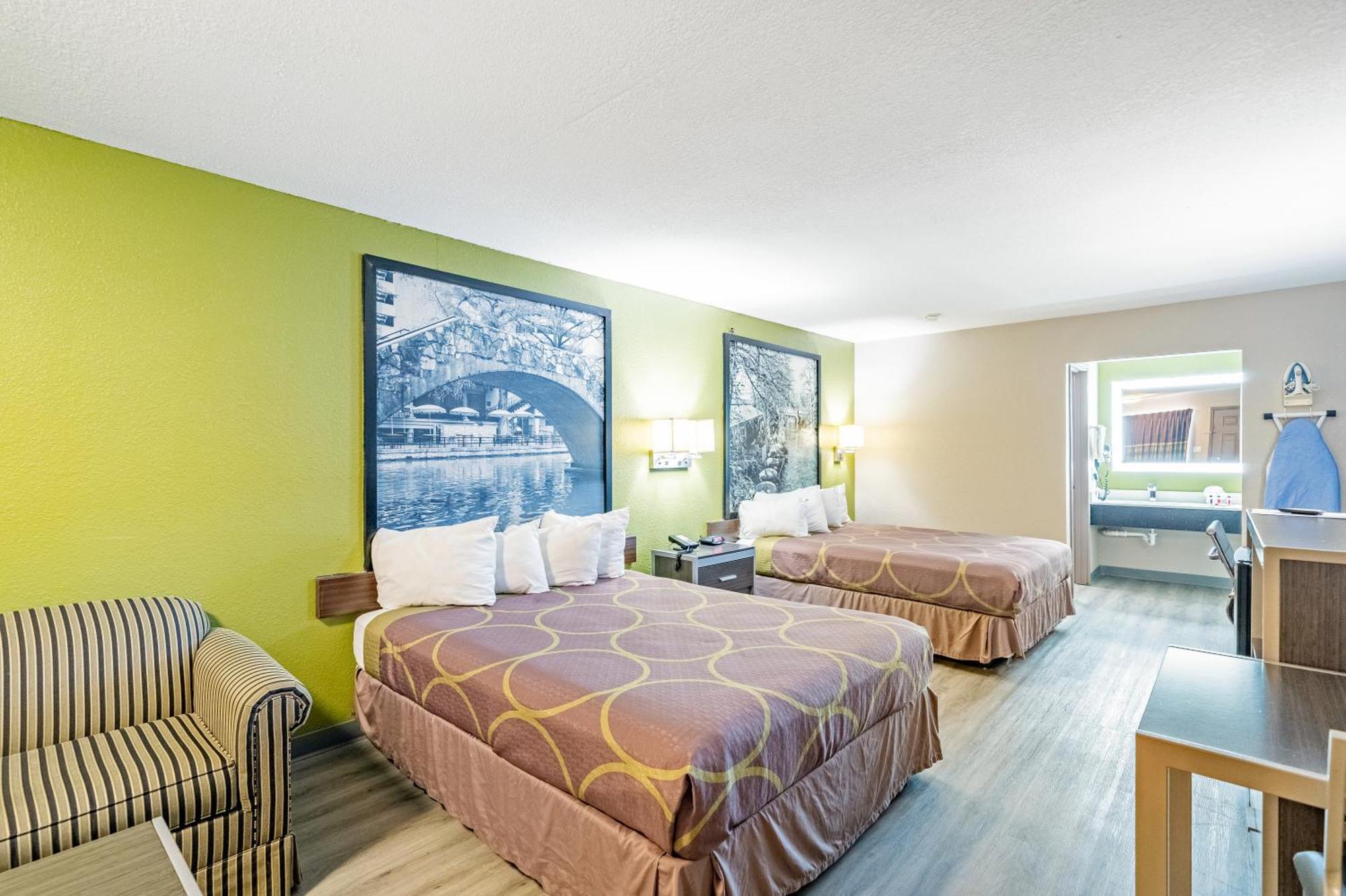 Super 8 By Wyndham San Antonio/Riverwalk Area Εξωτερικό φωτογραφία