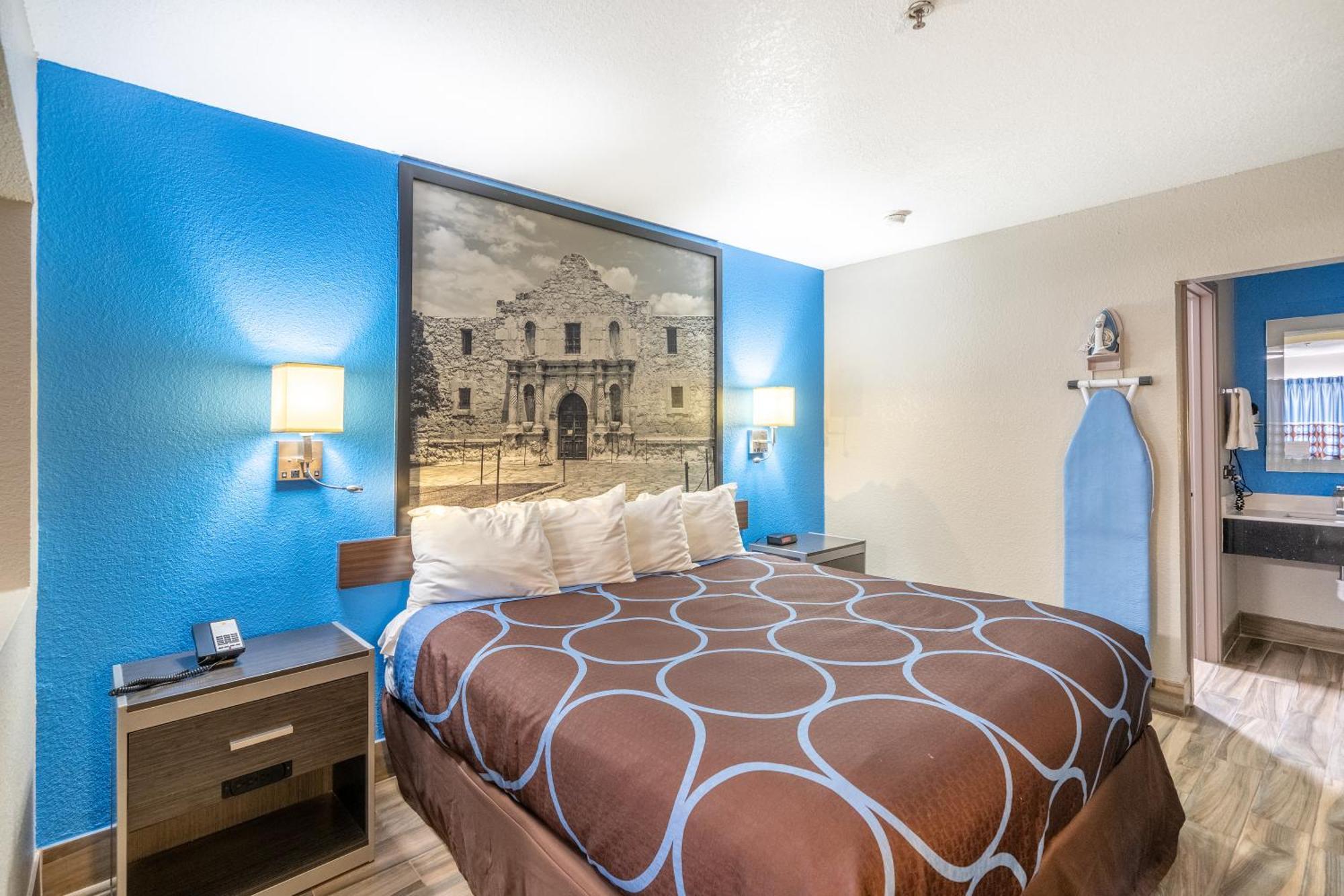 Super 8 By Wyndham San Antonio/Riverwalk Area Εξωτερικό φωτογραφία