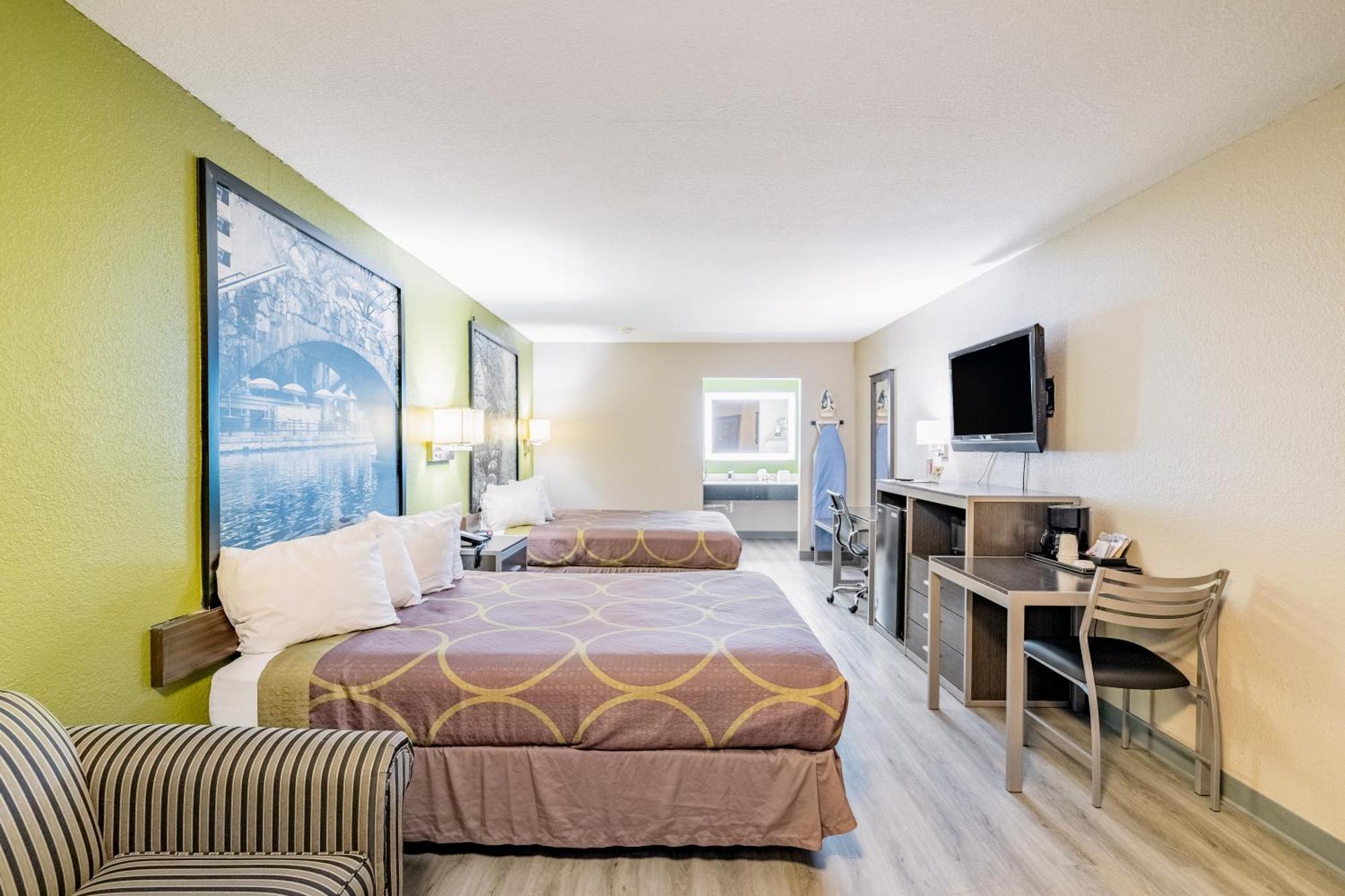 Super 8 By Wyndham San Antonio/Riverwalk Area Εξωτερικό φωτογραφία