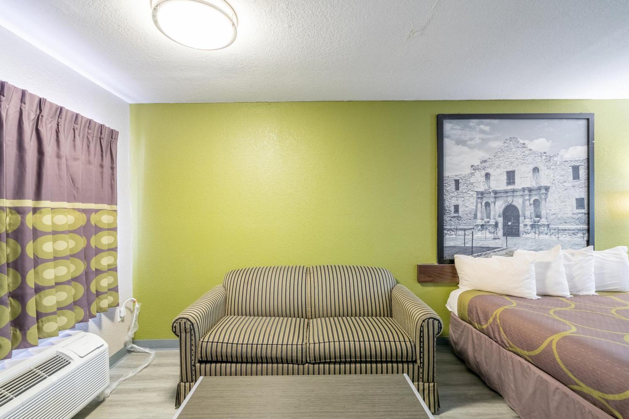 Super 8 By Wyndham San Antonio/Riverwalk Area Εξωτερικό φωτογραφία