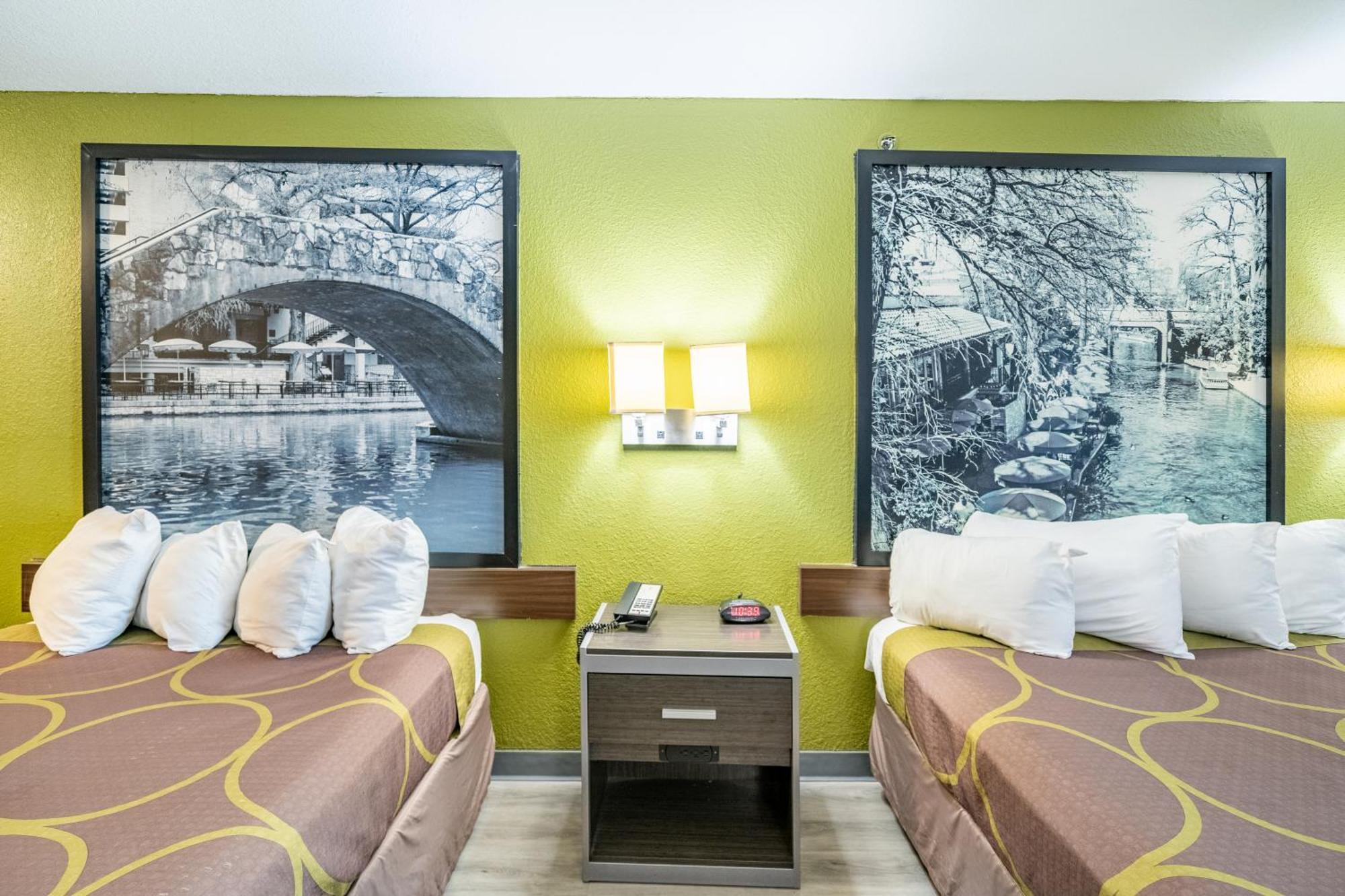Super 8 By Wyndham San Antonio/Riverwalk Area Εξωτερικό φωτογραφία