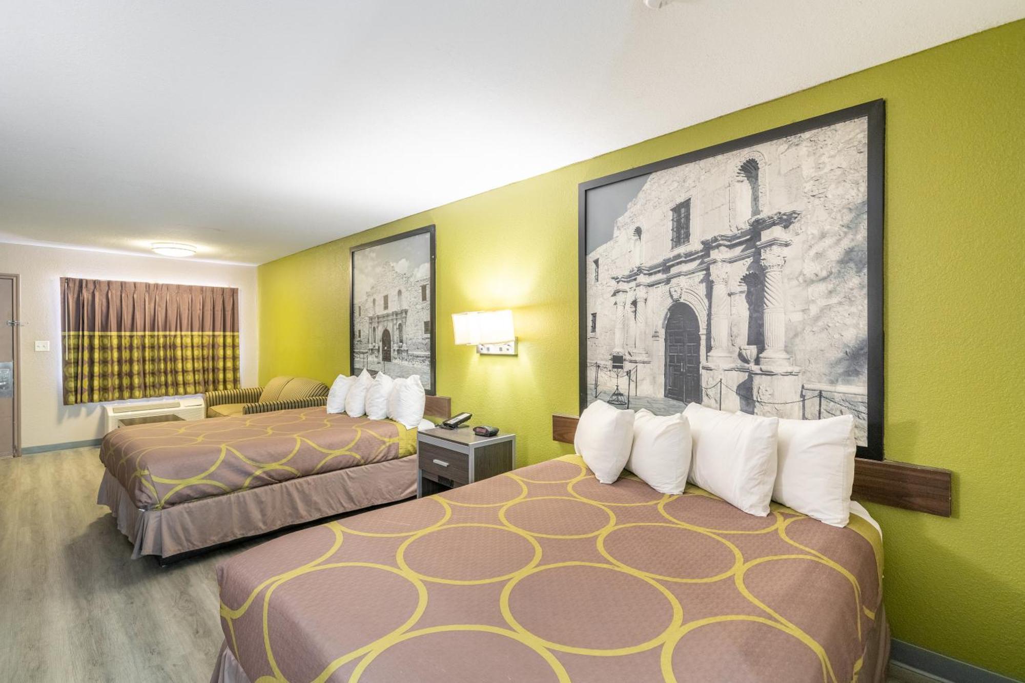 Super 8 By Wyndham San Antonio/Riverwalk Area Εξωτερικό φωτογραφία