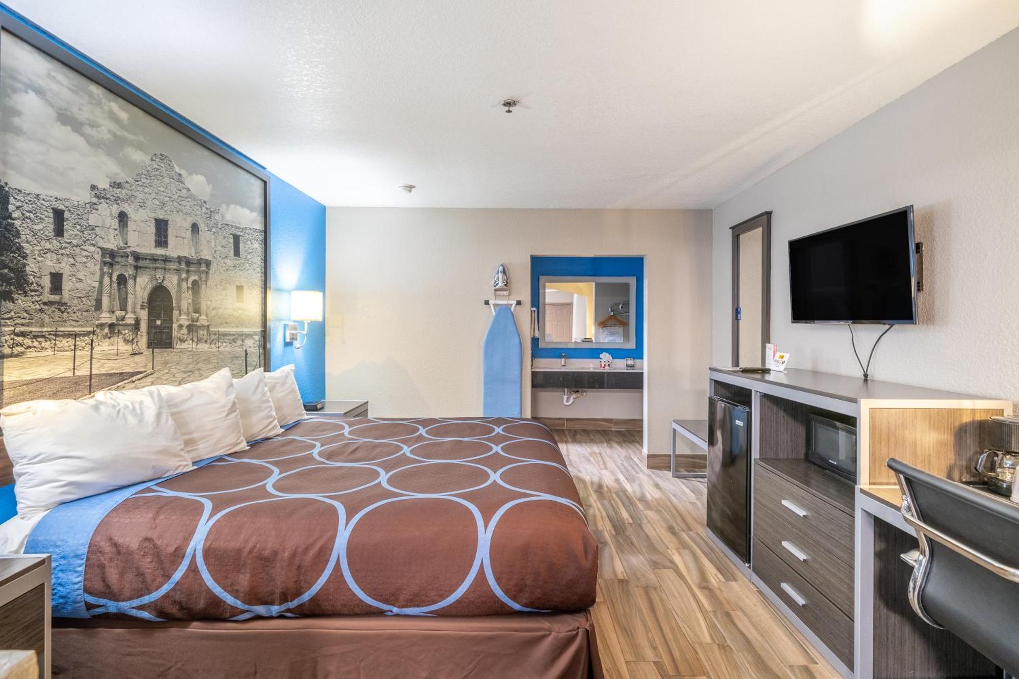 Super 8 By Wyndham San Antonio/Riverwalk Area Εξωτερικό φωτογραφία