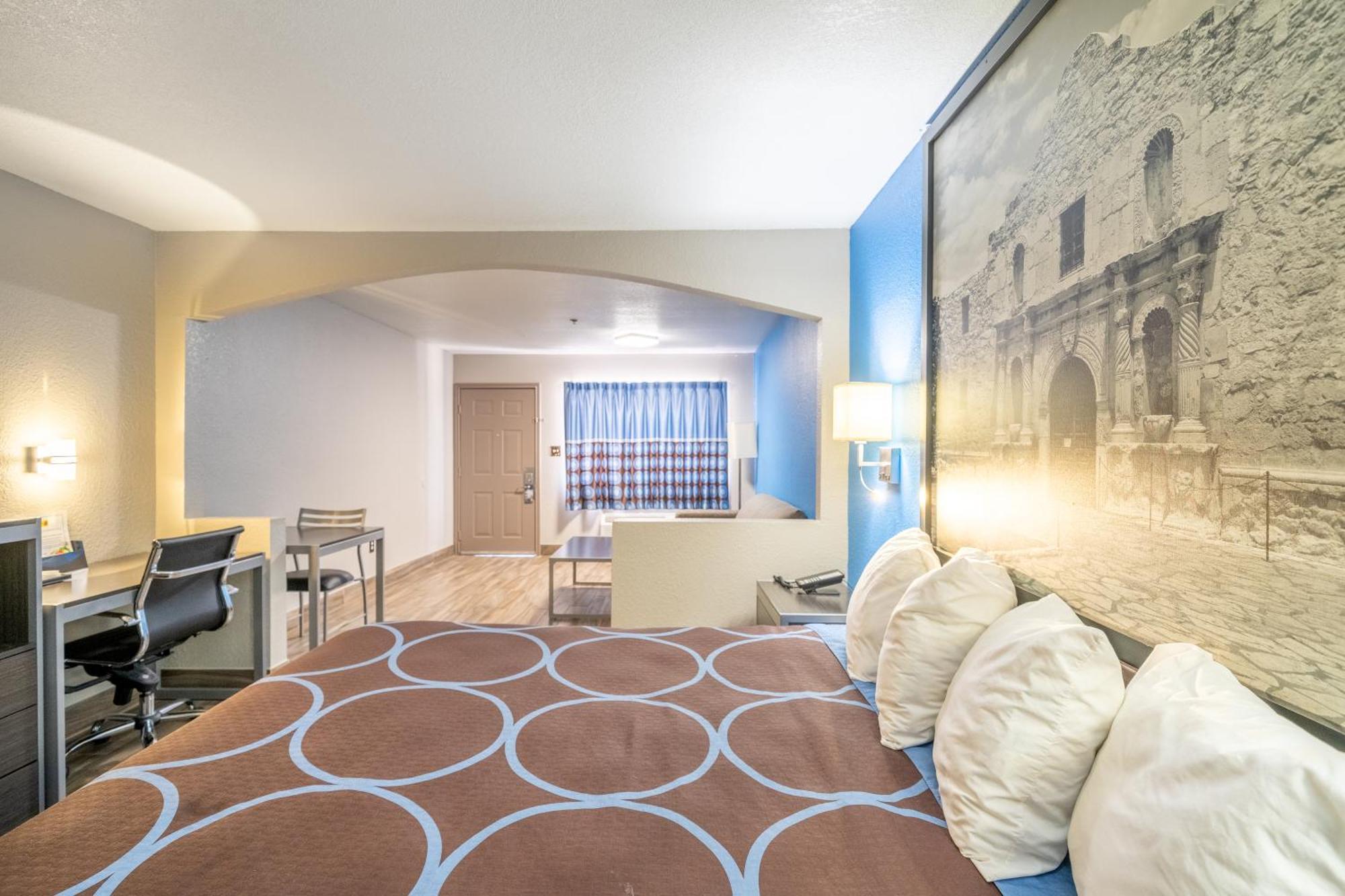 Super 8 By Wyndham San Antonio/Riverwalk Area Εξωτερικό φωτογραφία