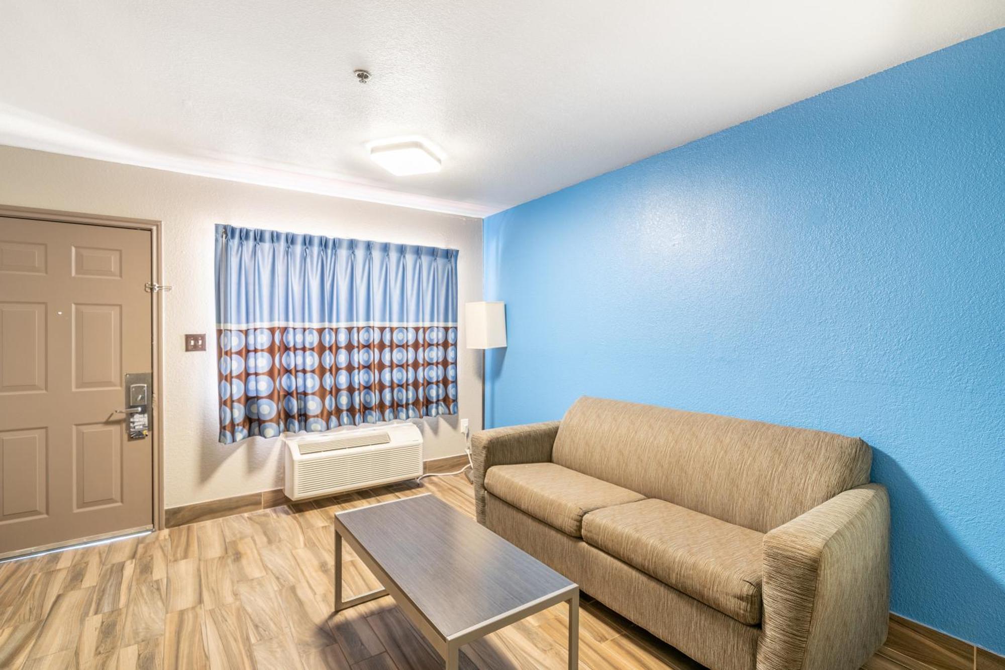 Super 8 By Wyndham San Antonio/Riverwalk Area Εξωτερικό φωτογραφία