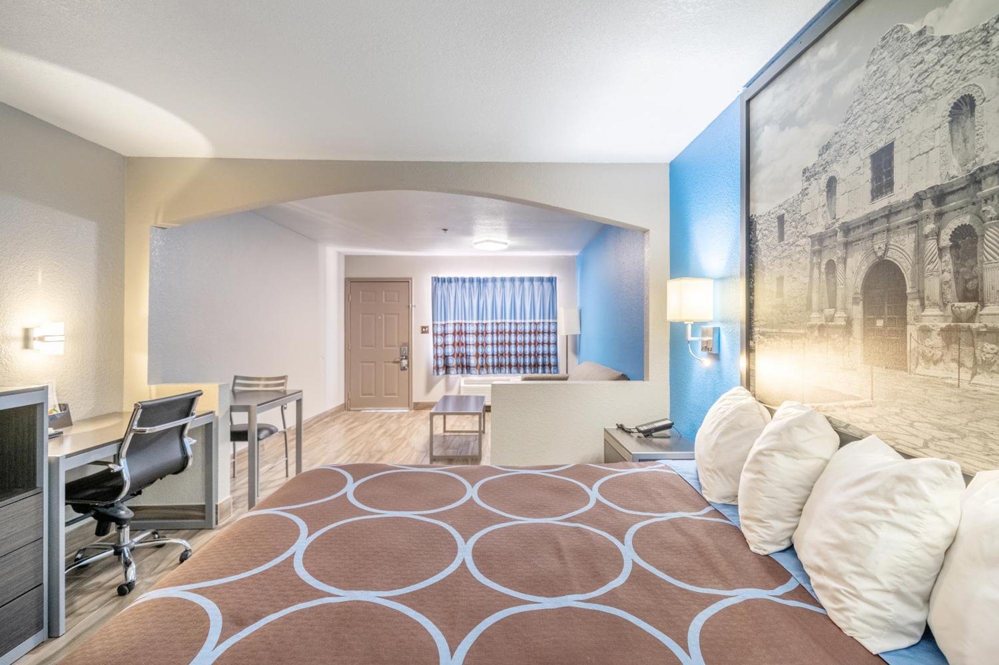 Super 8 By Wyndham San Antonio/Riverwalk Area Εξωτερικό φωτογραφία